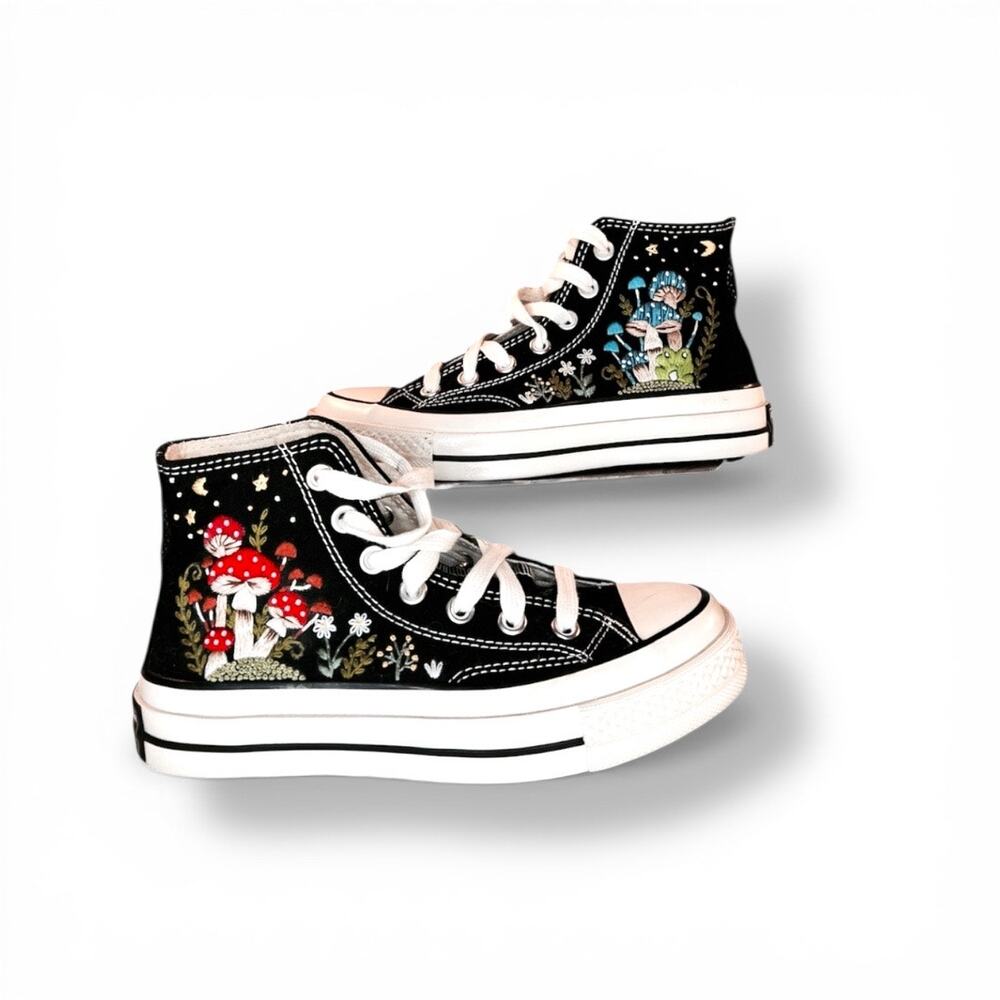Converse Chuck Taylor All Star Embroidered Mushroom Frog High Tops 36 - Picture 9 of 9